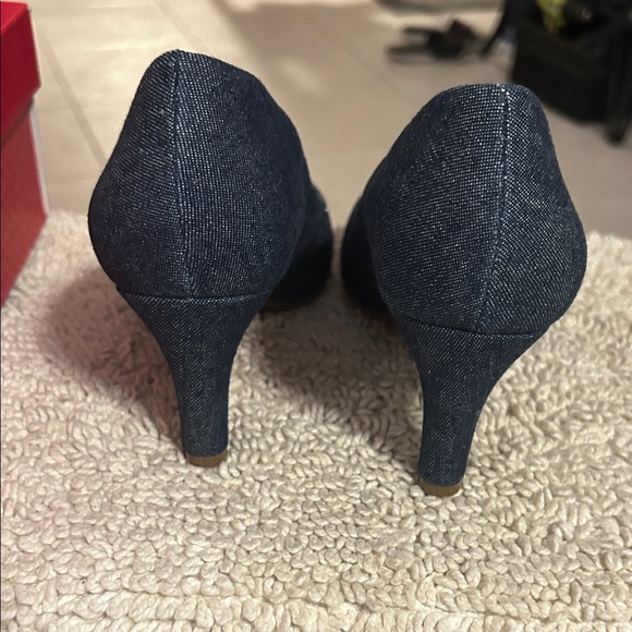 Kelly & Katie Blue Denim Heels worn once Sz 7.5 - Picture 7 of 10
